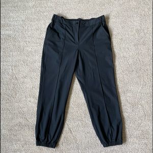 LULULEMON womens warpstreme 7/8 pants. Size 31.